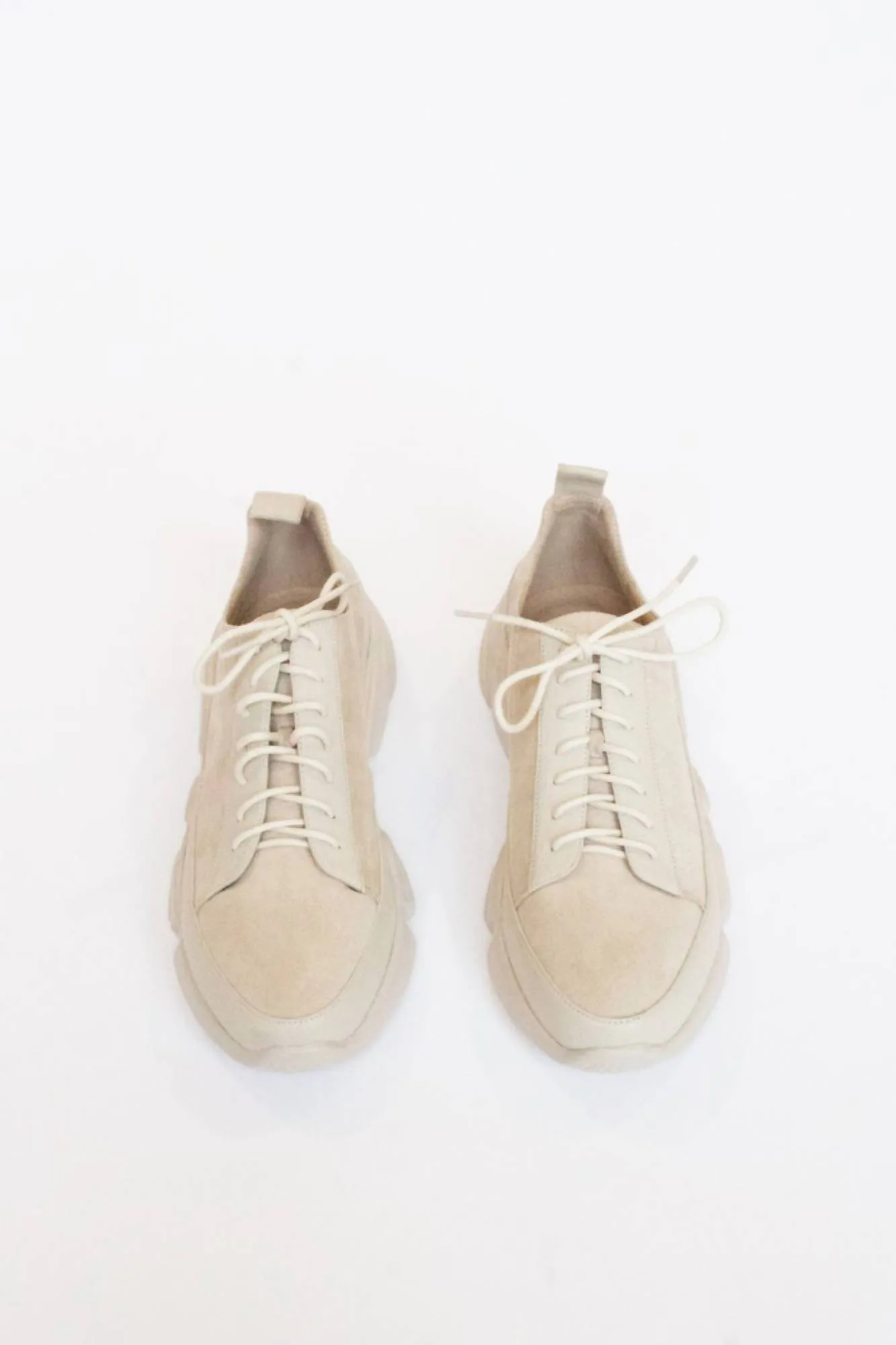 gia sneaker taupe