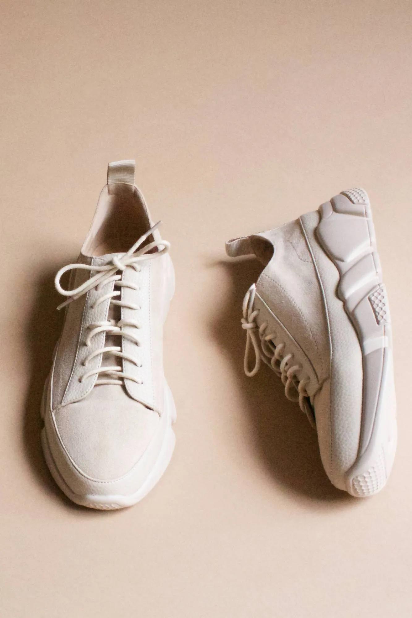 gia sneaker taupe